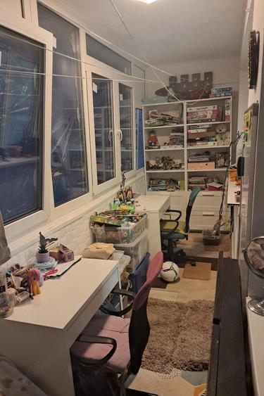 Vand apartament 2 camere langa scoala 194 - 1