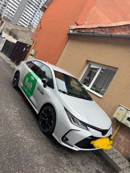 Inchiriez masini pentru bolt - 1