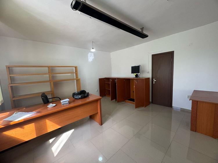 Birouri,sediul firme de închiriat  Etaj 1 în Aradul nou. - 5