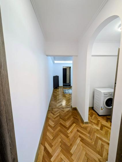 Renovat,mobilat si utilat,totul nou,bloc izolat,curat,la 3 min-metrou,5 min-parc - 10