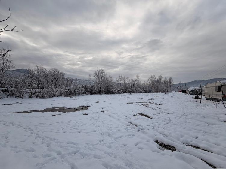 Vând teren intravilan in comuna Moroeni - 5