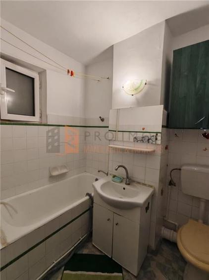 Apartament 3 camere cf 1 decomandat zona Micro 14 - 10