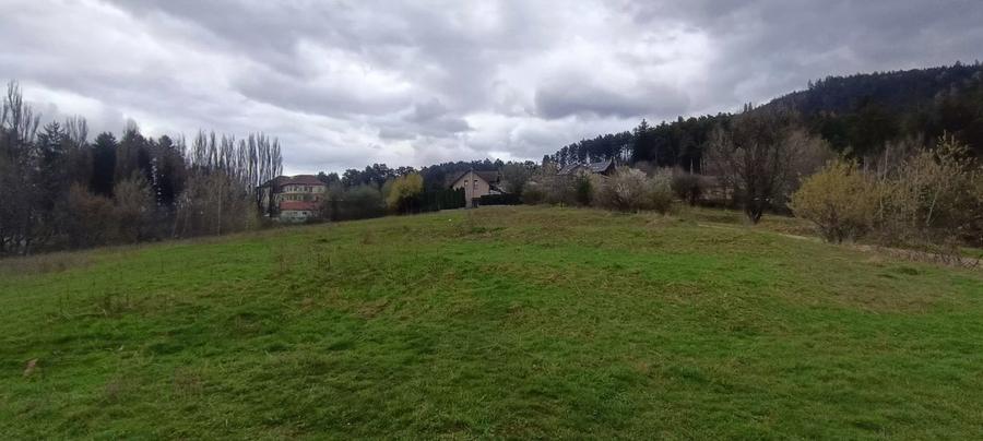 Teren in zona pitoreasca , usor accesibila , cu utilitati si panorama deosebita - 8