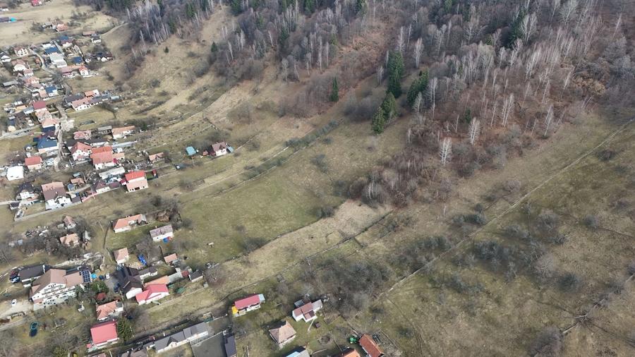 Teren de poveste pe coama muntelui – Vedere panoramică Piatra Craiului - 1