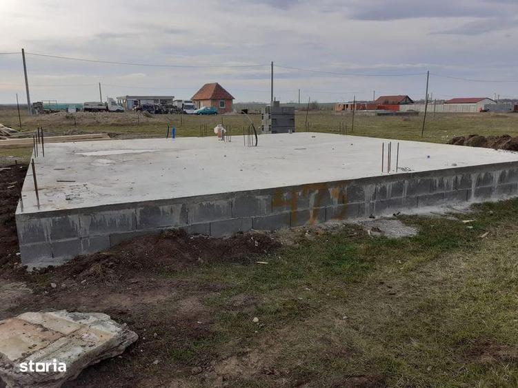 Vand teren cu fundatie si proiect - 1