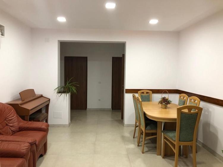 Casă cu 6 camere cu Teren 251 Mp în Seini