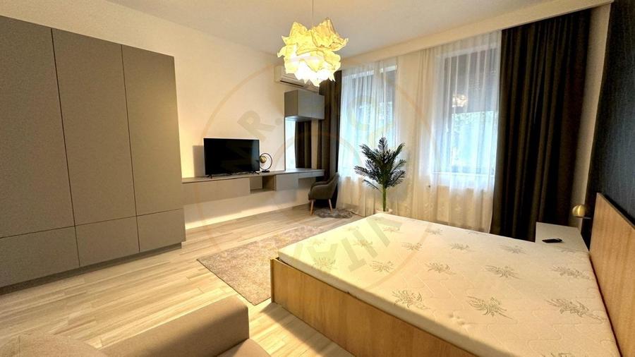 De Inchiriat Apartament  Semicentral - 3