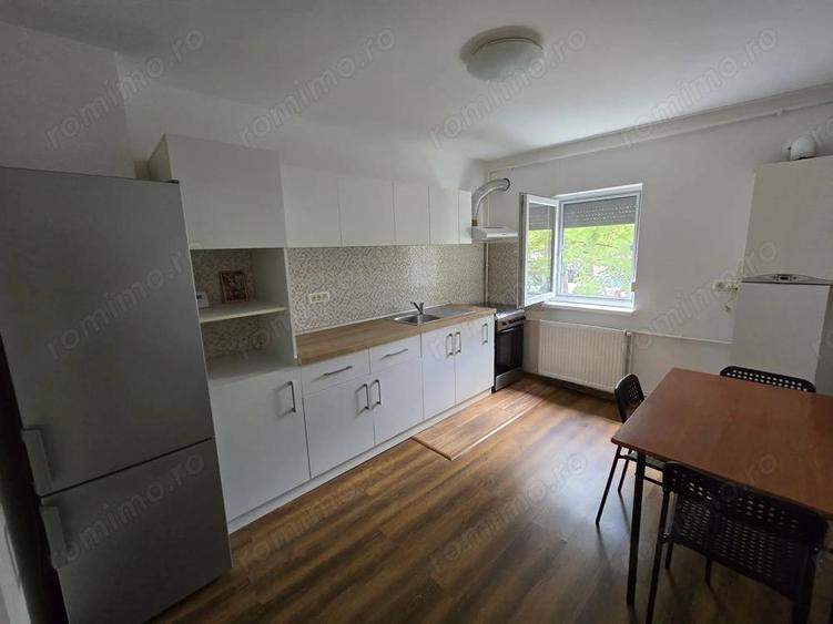 Apartament cu 3 camere decomandat, centrala proprie parc Bucovina - 9