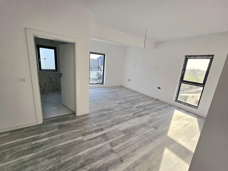 Proprietar vand 1/2 duplex , Chisoda , str. Caisului - 5