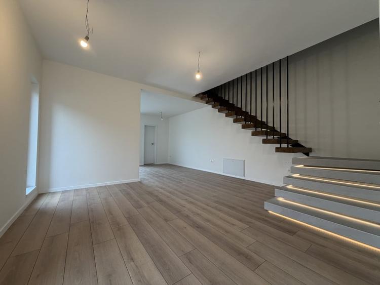 Duplex 4 camere, P+M, 100 mp utili, 20mp terase -  Sag - 1