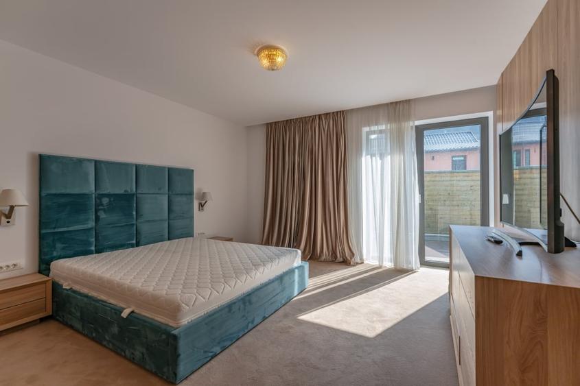 Apartament cu 4 camere decomandat, mobilat în Ultracentral