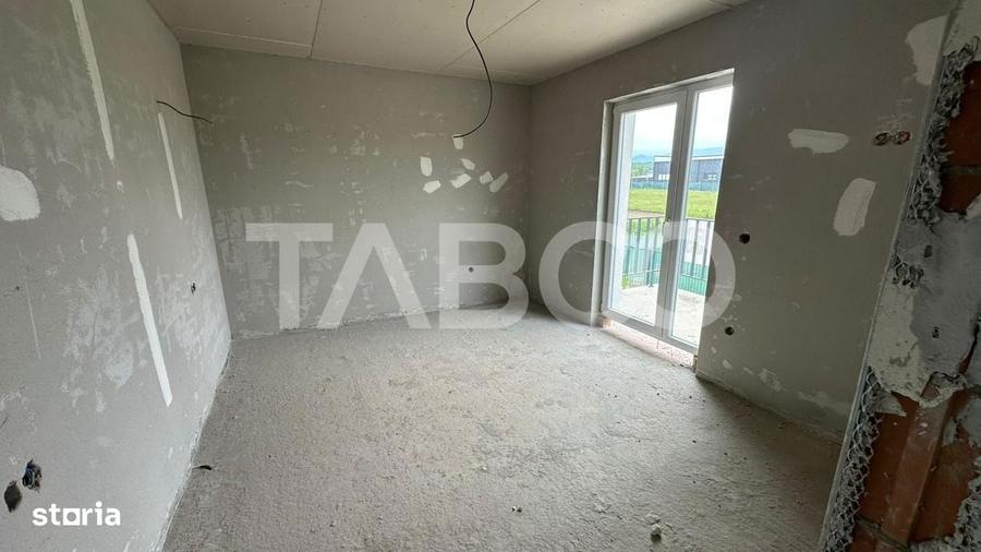 Casa de tip duplex acces 2 strazi curte libera 195 mp Mohu Sibiu - 11
