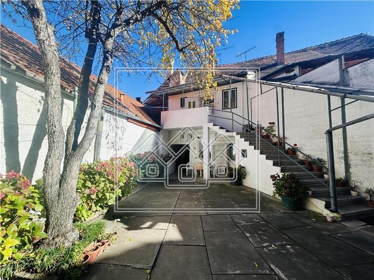 Casa de vanzare in Sibiu - 100 mp utili + teren de 198 mp - - 1