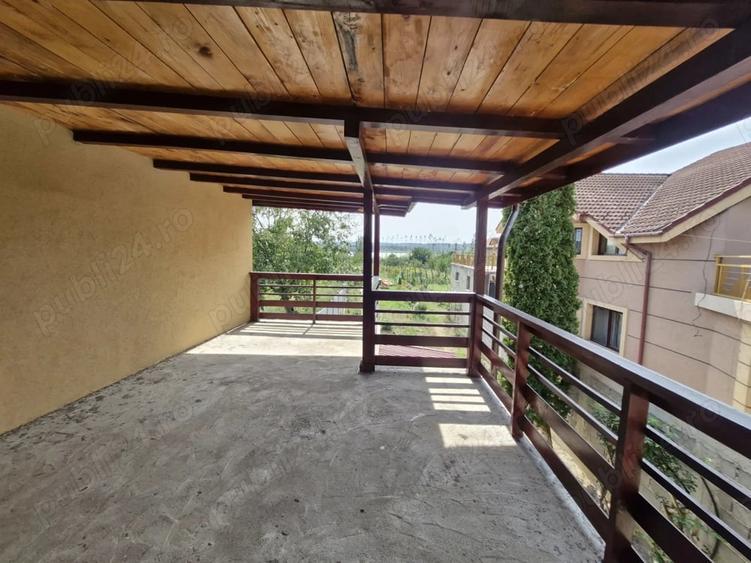 Casă cu 6 camere cu Teren 1707 Mp în Schela