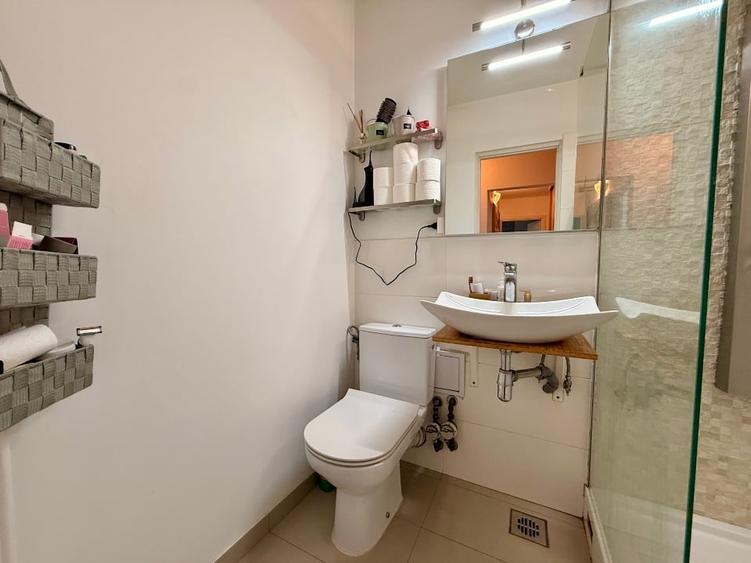 Apartament cu 4 camere decomandat, mobilat în Drumul Taberei