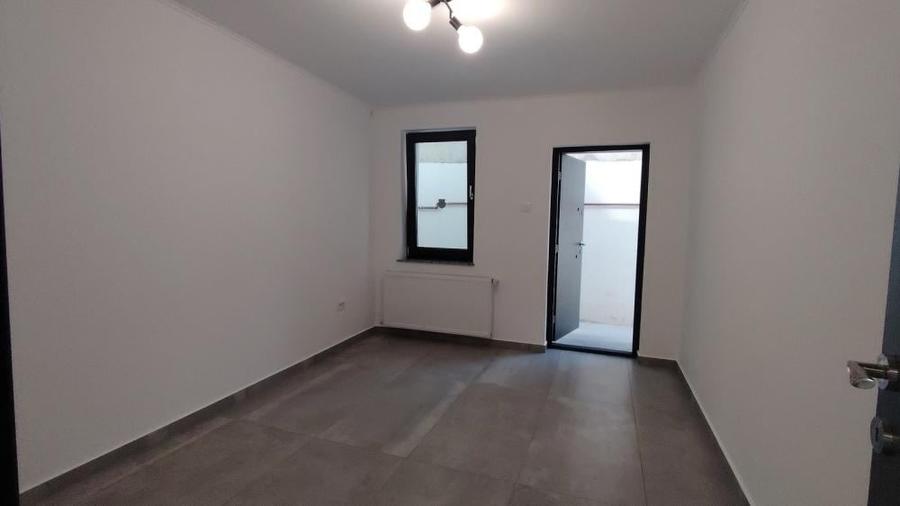Casă cu 5 camere cu Teren 300 Mp în Unirii