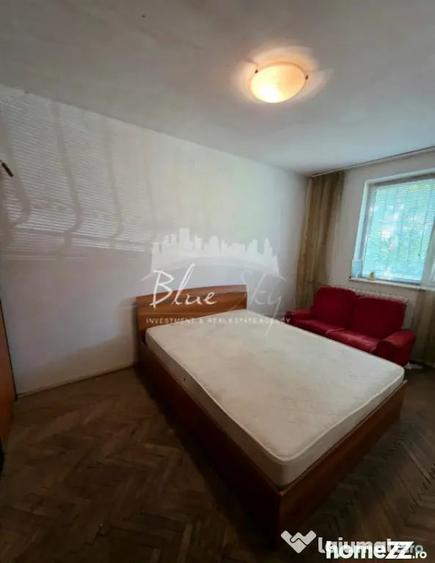 Apartament cu 3 camere semidecomandat în Tăbăcărie
