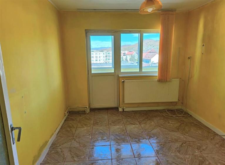 Apartament cu 3 camere decomandat în Ultracentral