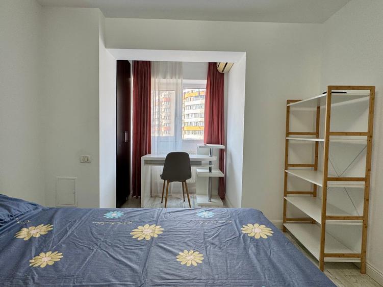 Apartament cu 3 camere semidecomandat în Ștefan cel Mare