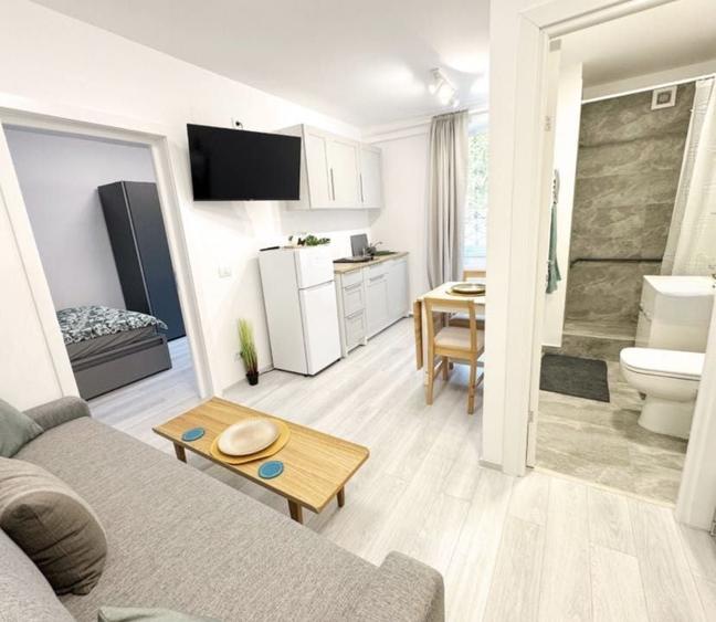 Apartament cu 2 camere semidecomandat în Eroii Revoluției