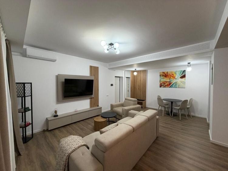 Apartament cu 2 camere decomandat în Odăile