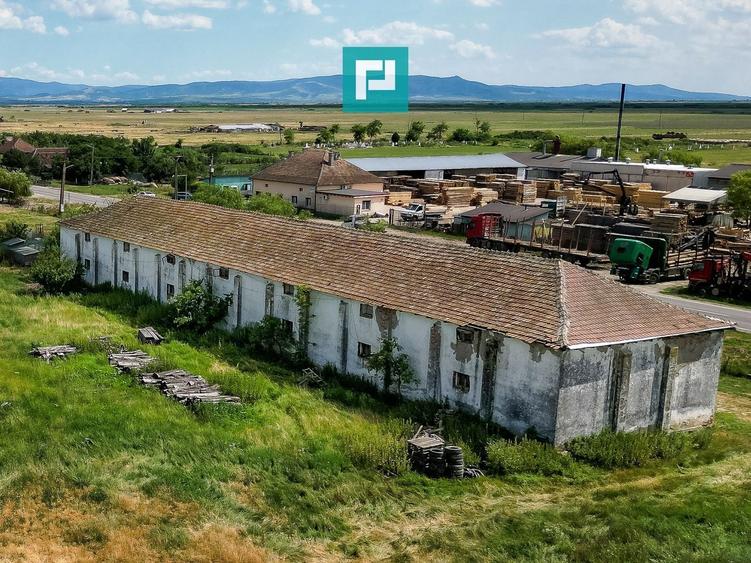 Spațiu industrial, de 455 mp, în Zărand