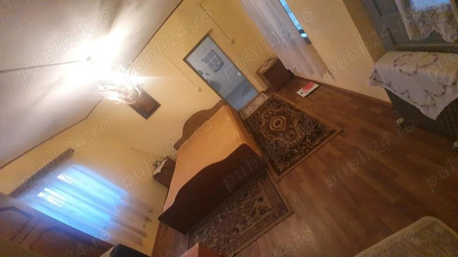 Casă cu 6 camere cu Teren 1026 Mp în Central