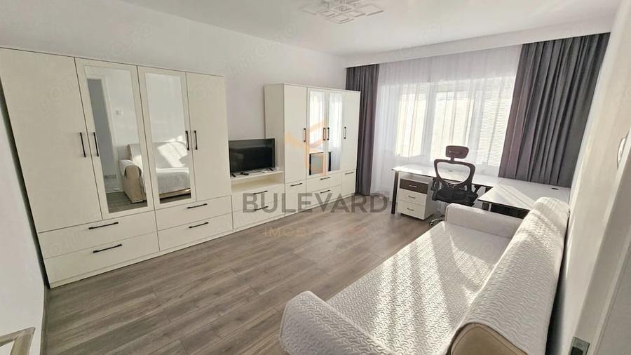 Apartament cu 3 camere decomandat în Zorilor