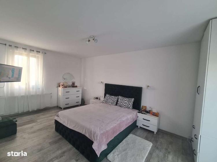 Casă cu 4 camere în Cârcea
