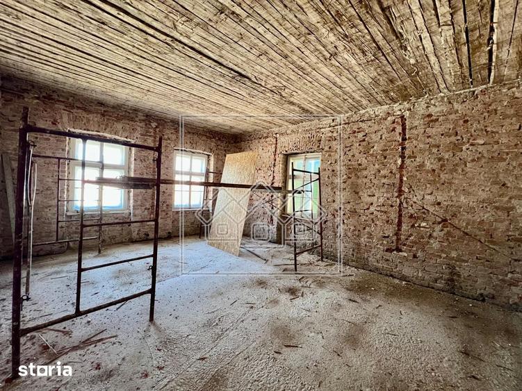 Casa de vanzare - 3 camere, 88 mp - Centrul Istoric - 12