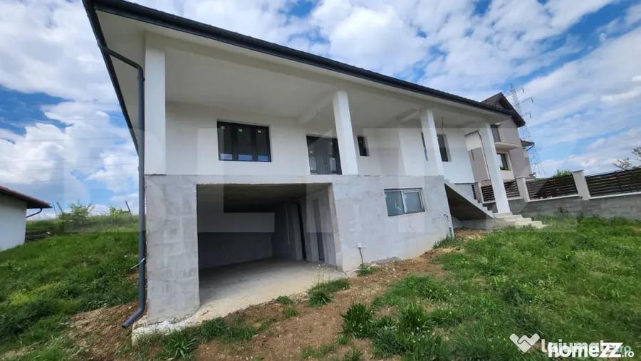 Casă cu 4 camere cu Teren 500 Mp în Nazna