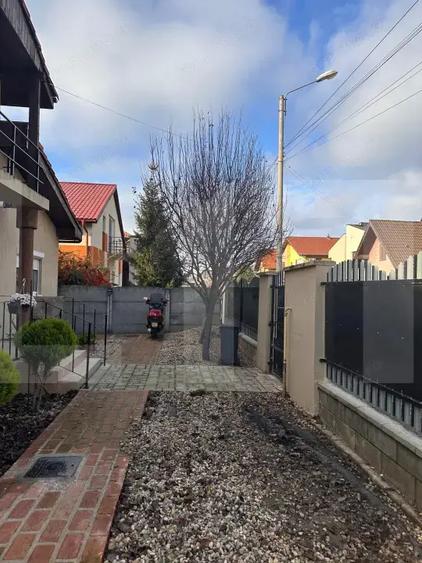 Apartament cu 4 camere decomandat în Central