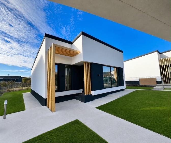 Casă individuală cu 4 camere cu Teren 350 Mp în Valea Adâncă