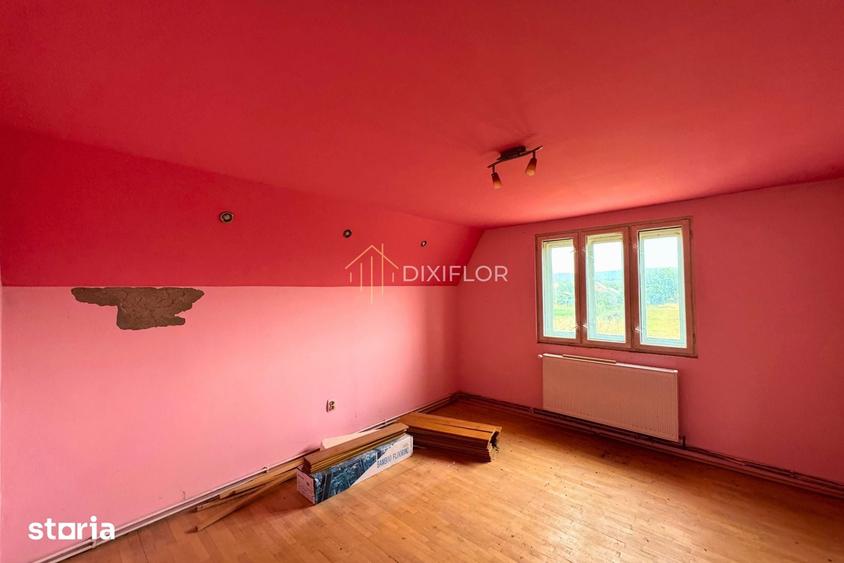 Casă cu 4 camere cu Teren 983 Mp în Sântana de Mureș