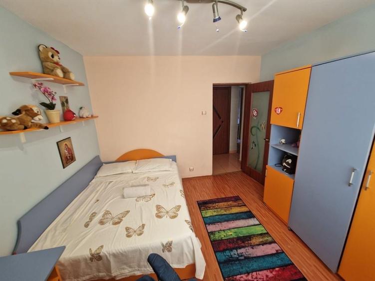 Apartament cu 3 camere decomandat în Ultracentral