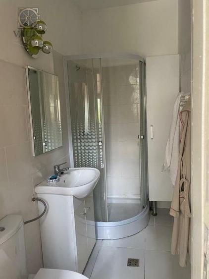 Apartament cu 4 camere nedecomandat, mobilat în Calea Victoriei