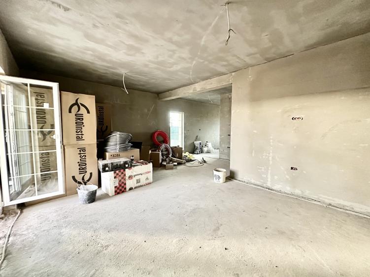 Duplex cu 4 camere cu Teren 250 Mp în Giroc