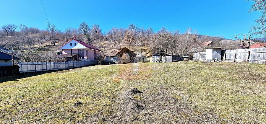 Casă individuală cu 5 camere cu Teren 2135 Mp în Alexandru cel Bun