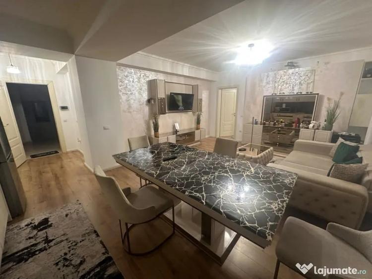 Apartament cu 3 camere decomandat în Calea Severinului