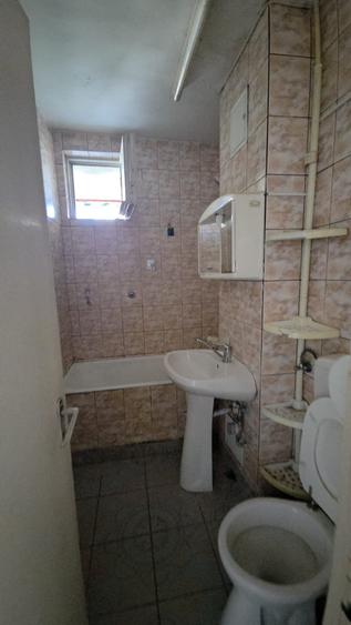 Apartament cu 2 camere semidecomandat în Colentina