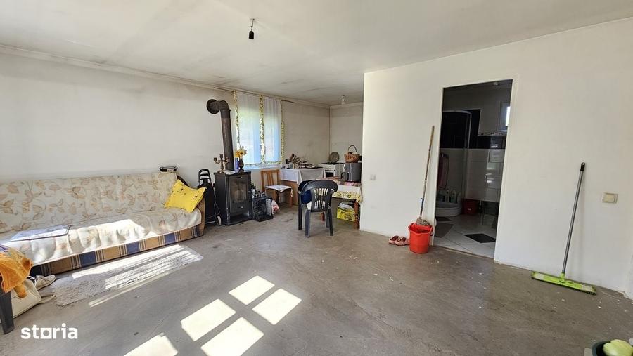 Casă cu 2 camere în Rediu