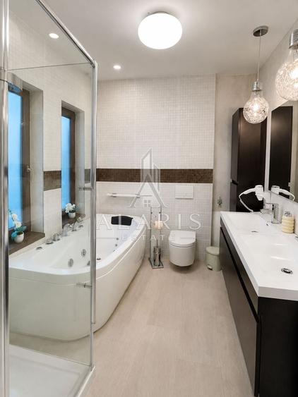 Casă individuală cu 5 camere cu Canalizare în Aradului