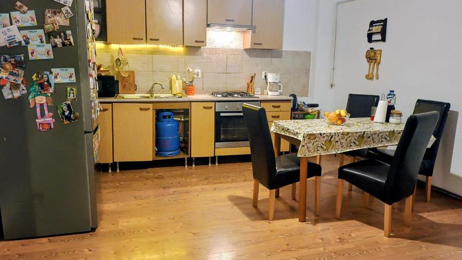 Casă cu 5 camere cu Teren 980 Mp în Central
