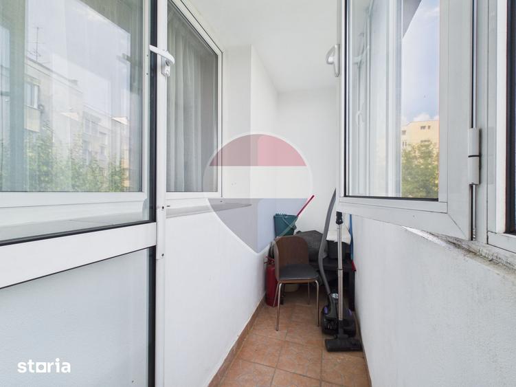 Apartament cu 3 camere în Tei