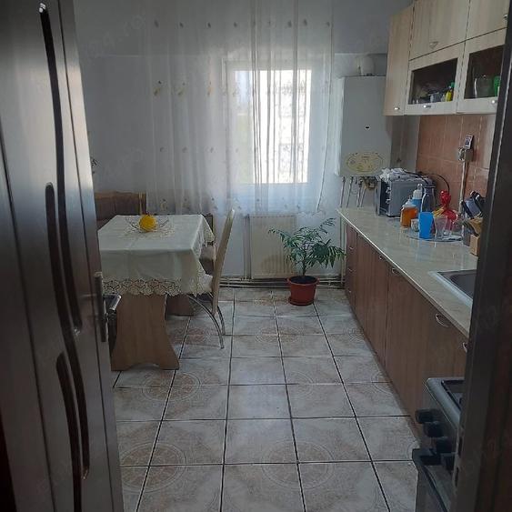Apartament cu 2 camere decomandat în Soarelui