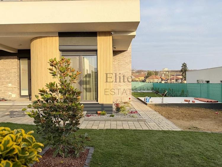 Vila / Casa de vanzare in Oradea, zona Dealuri - 12