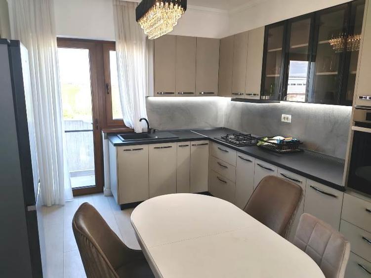 Apartament cu 3 camere decomandat în Clinceni