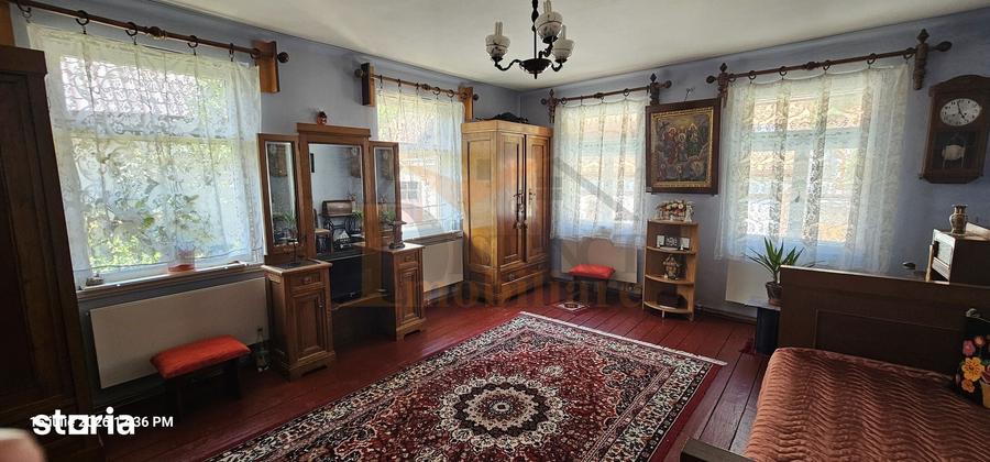 Casă cu 5 camere cu Teren 300 Mp în Schei