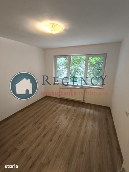 Apartament cu 3 camere semidecomandat în Giulești