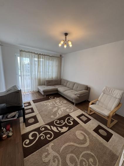 Apartament cu 2 camere decomandat, mobilat în Malu Roșu